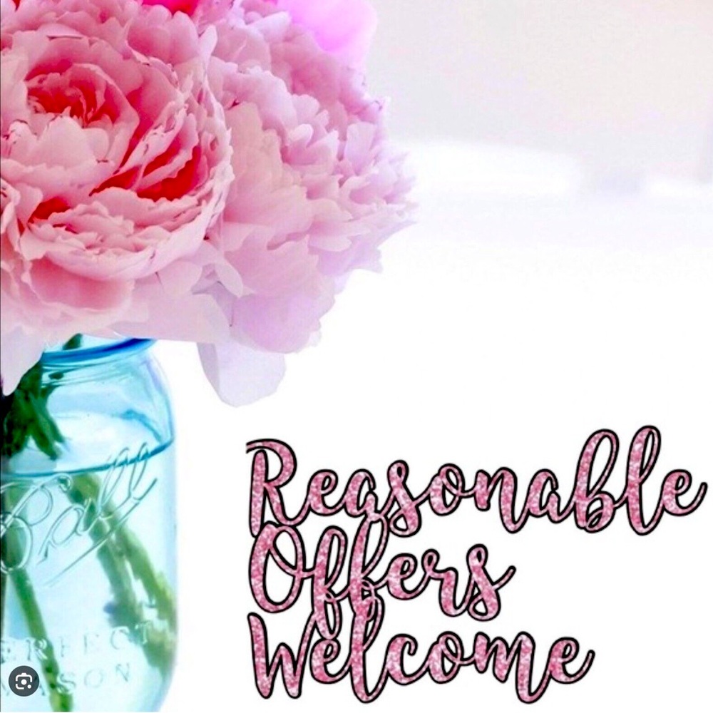 Reasonable offers are gladly welcome!😊